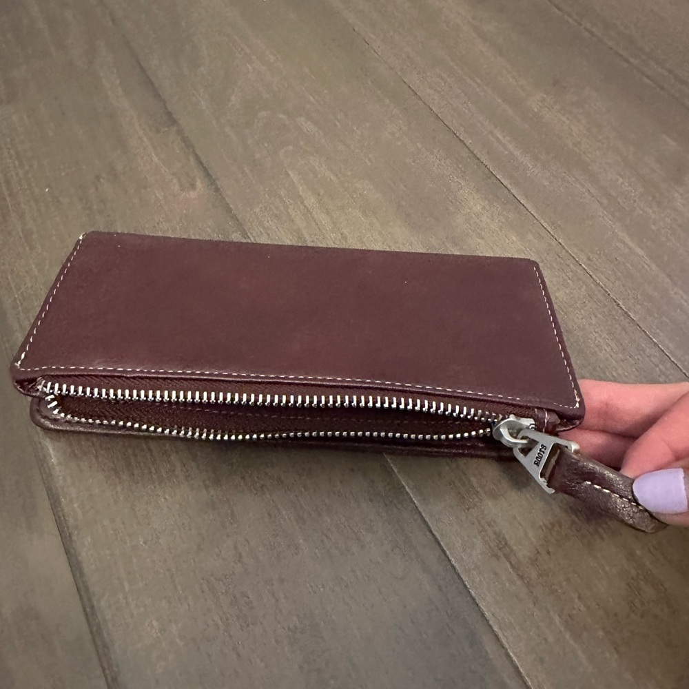 Roots Burgundy Leather Wallet - Picture 6 of 12